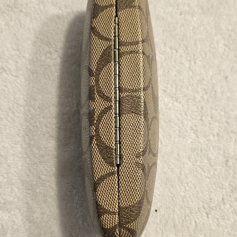 Coach Signature C Logo Hardshell Brown & Tan Clamshell Sunglass Eyeglass Case
